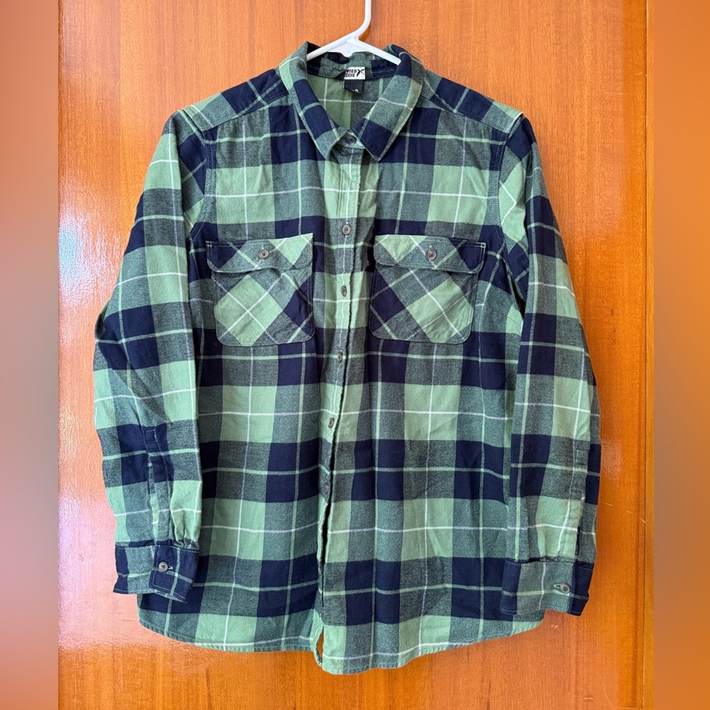 Women’s Eddie Bauer Flannel Green Plaid Shirt Size Petite Large